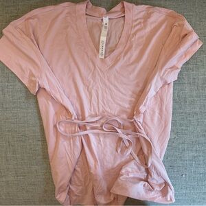 Lululemon top, light pink. Size 2, EUC